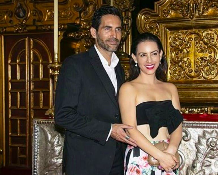 Claudia Lizaldi renueva sus votos matrimoniales