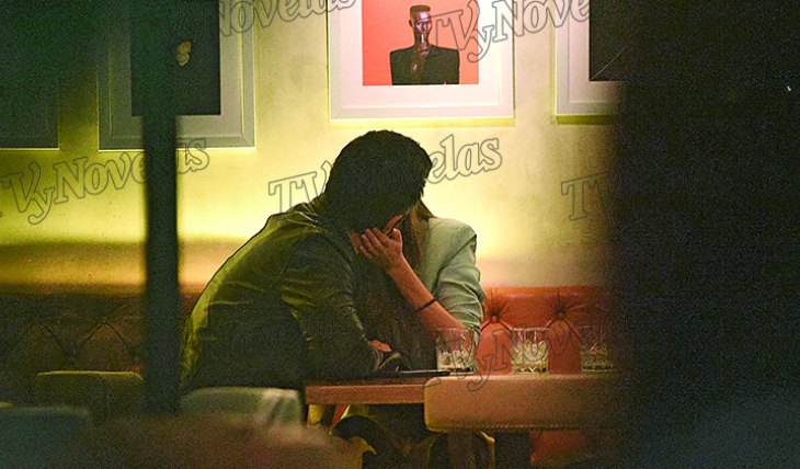 LA CONSENTÍA. Vimos a Adrián contento, amoroso y risueño junto a ella... ¿Será que esta vez van en serio? Foto: CHKLAN/Arturo Gallegos