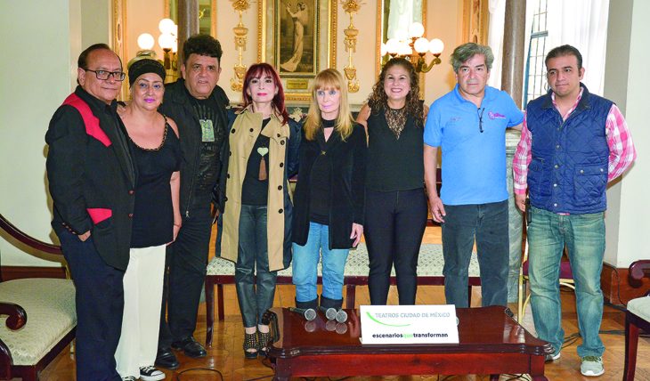 Familiares y amigos del cantante pulen el programa con que lo recordarán este domingo en el Teatro de la Ciudad Esperanza Iris. Foto: Jaime Nogales