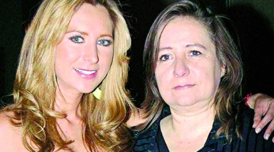 Geraldine Bazán y doña Rosalba Ortiz. Foto: Cortesía
