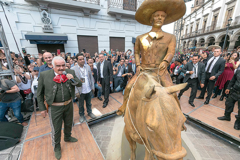 Estatua de Vicente Fernández | Foto: TVyNovelas