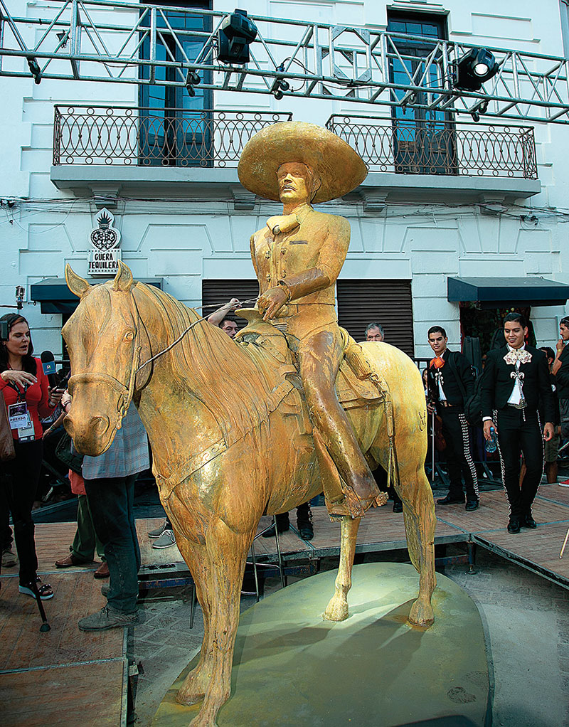 Estatua de Vicente Fernández | Foto: TVyNovelas