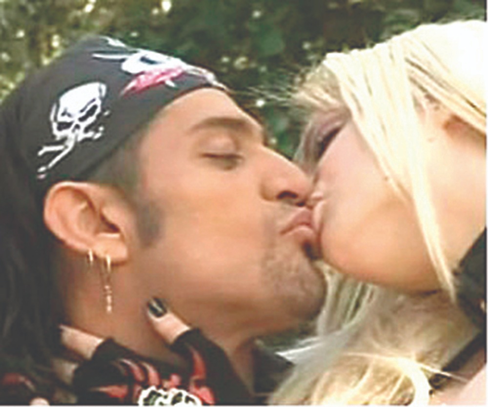 Sabrina Sabrok pone ultimátum a su ex, no quiere que le hable de su hija