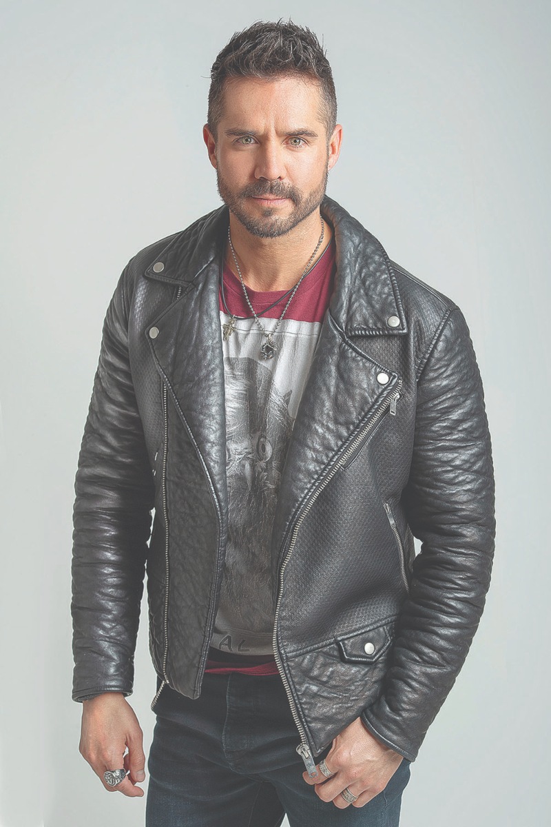 José Ron nos da detalles de su romance con Jessica Díaz
