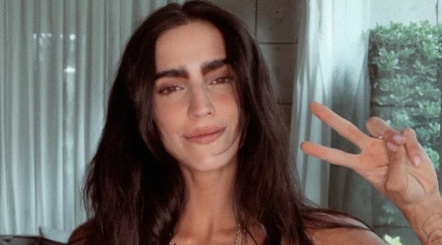 Bárbara de Regil muestra con orgullo las estrías de sus senos. Foto: Instagram