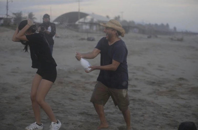 Hija de Adal Ramones se estrena como directora