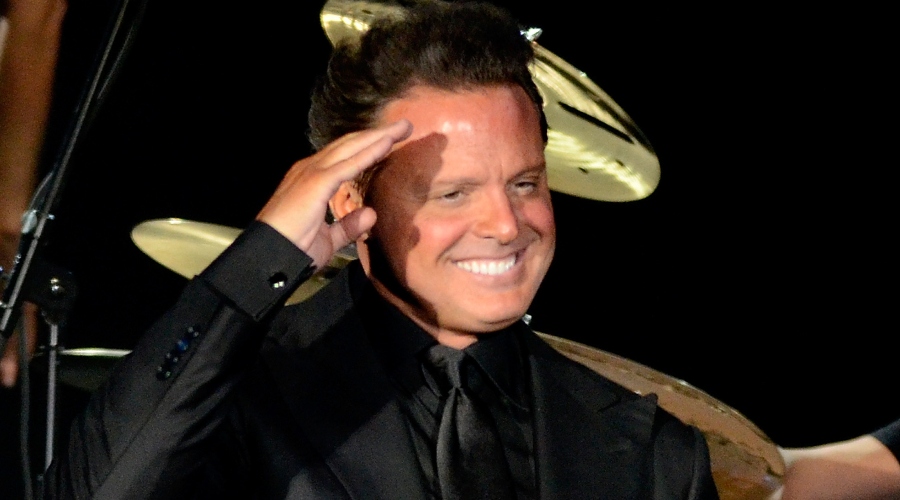 Luis Miguel tiene gran detalle en el velorio de su 'fan número uno'. Foto: Getty Images