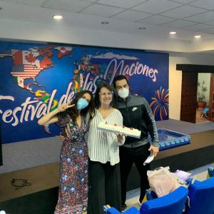 Daniela Romo festejó su cumpleaños junto a David Zpepeda y Claudia Álvarez. Foto: Cortesía