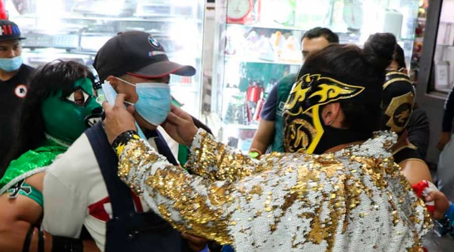 Luchadores vs. COVID-19.