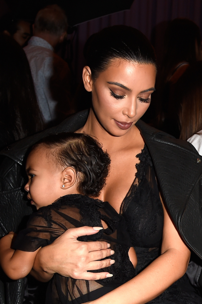 La millonaria suma que gasta Kim Kardashian en su equipo de niñeras