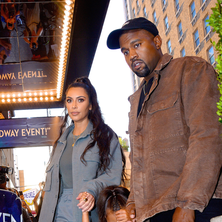 Kim Kardashian todavía no acaba la carrera y ya le ofrecieron trabajo